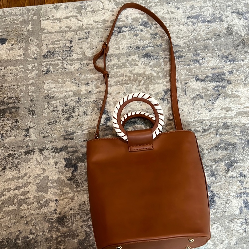 Francesca’s Brown and white handle crossbody